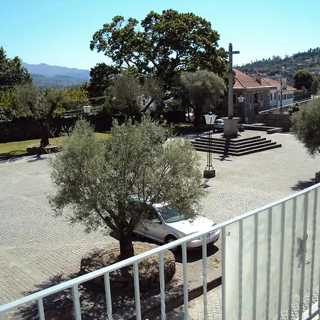 Casa Do Mosteiro De Refoios Do Lima *