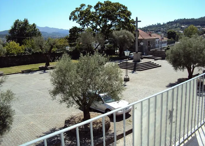 Casa Do Mosteiro De Refoios Do Lima *