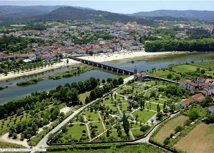 Casa Do Mosteiro De Refoios Do Lima